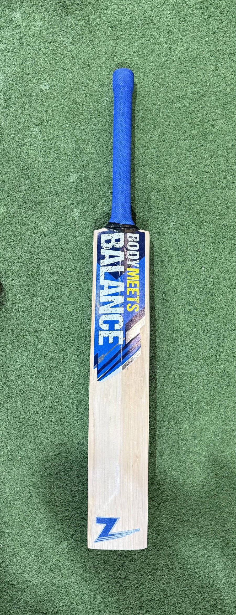 Dream Kashmir willow bat, back with Body Meets Balance sticker